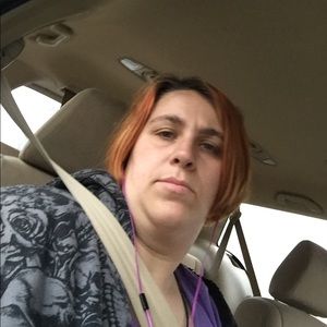 Meet your Posher, Larissa